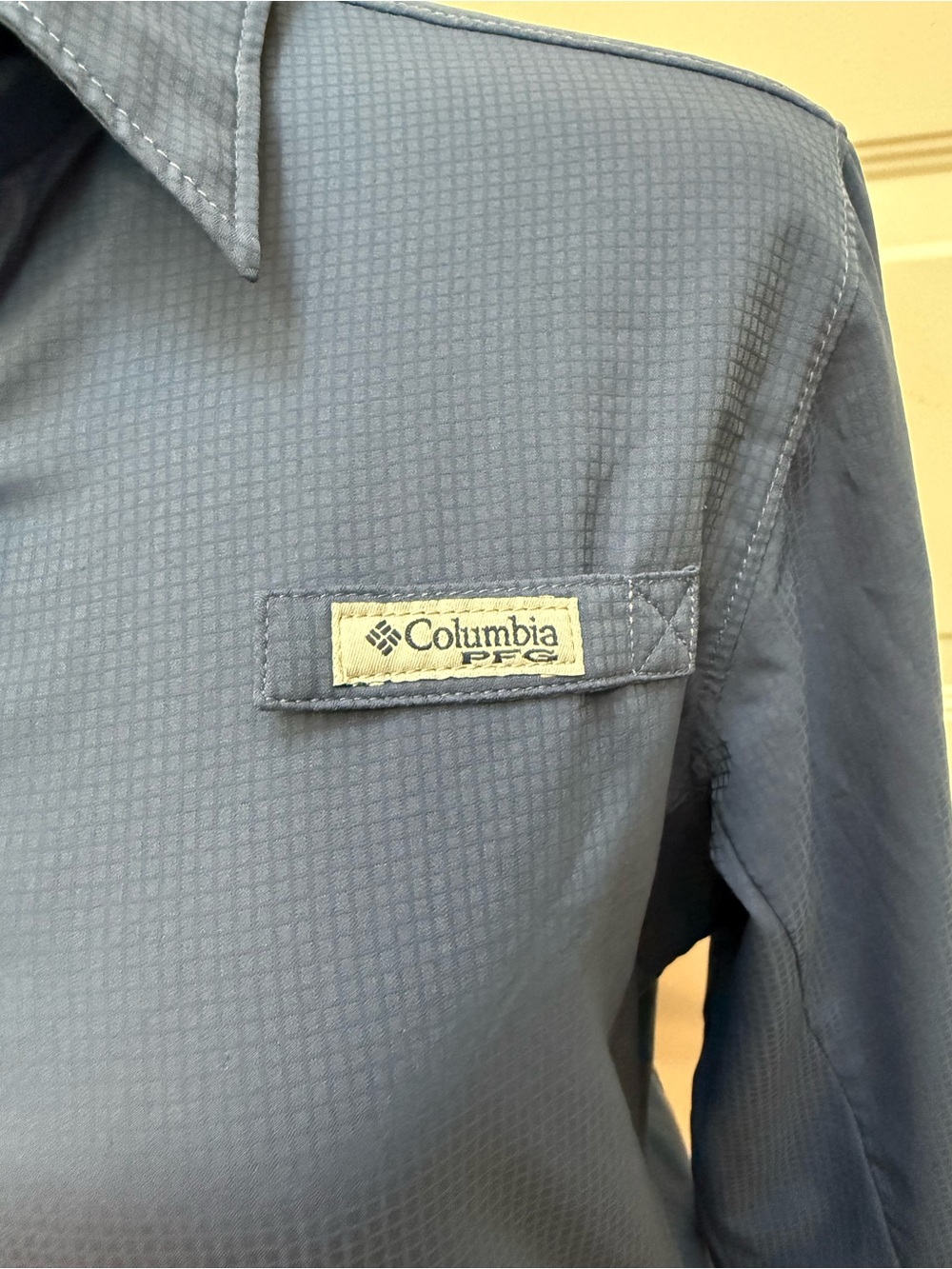Columbia Women's Blue Button-Down Long Sleeve Shirt - Picture 2 of 13